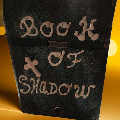 Boîte Grimoire Mystique en Livre Altéré – Création Unique Book of Shadows