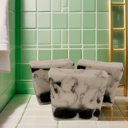 Élégance en Complet – Savon parfum boisé et musqué pour homme