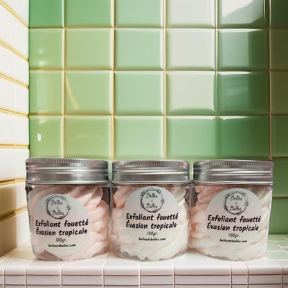 Exfoliant Fouetté Évasion Tropicale – Soin 2 en 1 parfumé aux fruits tropicaux